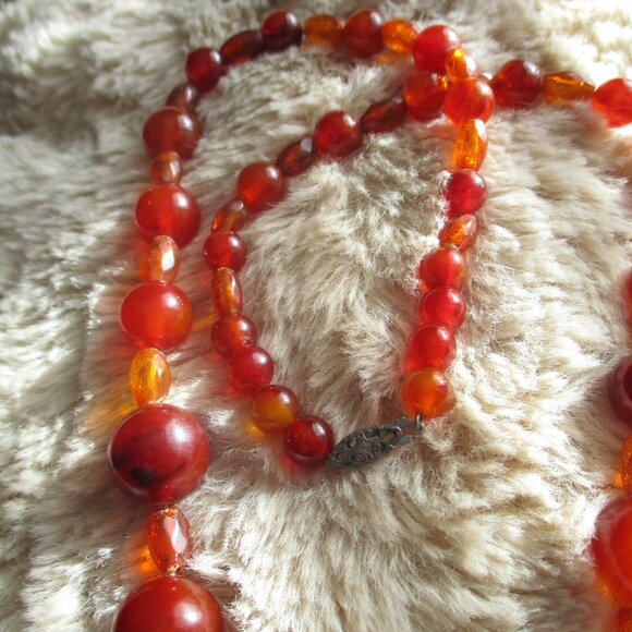 Bakelite Butterscotch Amber 1920's Beaded 24" Necklace - Picture 4 of 5